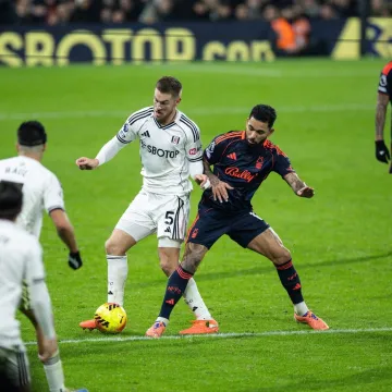 Auf, te&scaron;ko za gledati! Stravičnu ozljedu Fulhamova stopera uhvatilo oko kamere