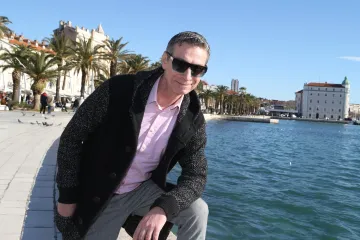 [KVIZ] Samo će najveći obožavatelji prepoznati ove pjesme Massima Savića po jednom stihu