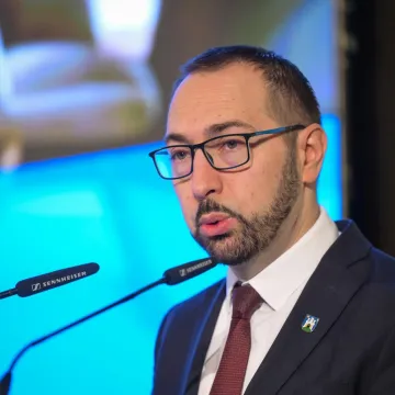 Zagreb i &Scaron;angaj produbljuju suradnju: Potpisan novi sporazum, planira se direktna linija