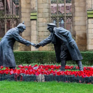 Božić kada su smrtni neprijatelji odlučili baciti oružje, izaći iz rovova i zaigrati nogomet