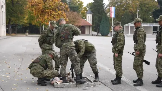 Uskoro stižu pozivi za vojsku na 1300 adresa: Kazne i do 5000 eura onima koji se ne odazovu