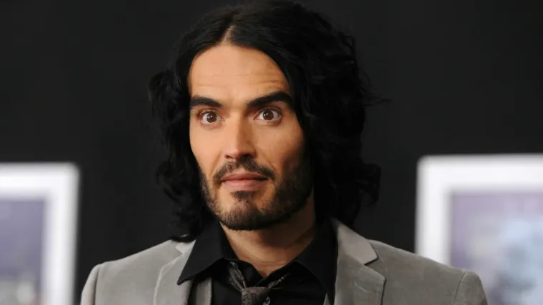 Russell Brand optužen za silovanje i seksualno napastovanje, istraga traje i dalje