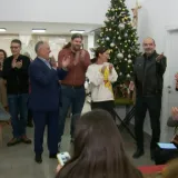 U Splitu održan božićni ručak s beskućnicima, sve je uljep&scaron;ao poseban glazbeni gost