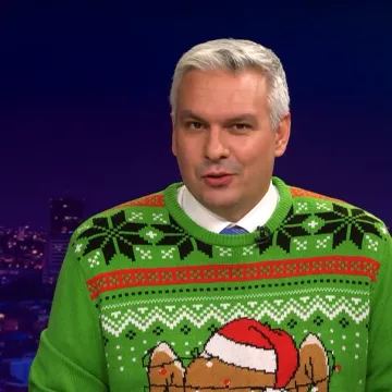 Skorin u ružnom božićnom džemperu: 'Osmijeh je najbolji poklon'