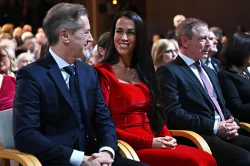 Tina Gaber Golob u vatrenom izdanju, ali elegantna crnka zapela je oku kamere