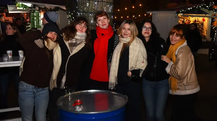 &Scaron;alovima i osmijesima prkosile minusu: Karlovčanke ukrale adventsku večer