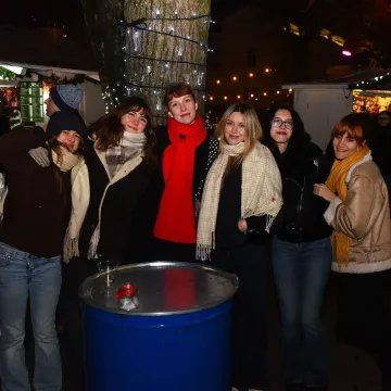 &Scaron;alovima i osmijesima prkosile minusu: Karlovačkanke ukrale adventsku večer