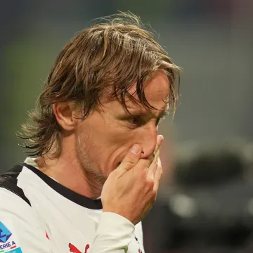 Odluka s Bernab&eacute;ua koja je &scaron;okirala: Za&scaron;to je Real odbio Modrića? Sada se kaju...