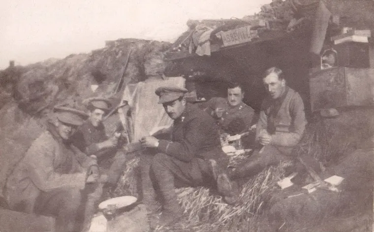 Nogomet, cigarete i pjesma usred pakla: Istina o Božićnom primirju s fronta