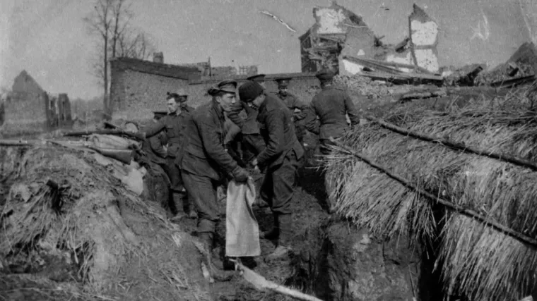 Nogomet, cigarete i pjesma usred pakla: Istina o Božićnom primirju s fronta