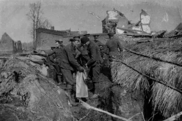Nogomet, cigarete i pjesma usred pakla: Istina o Božićnom primirju s fronta