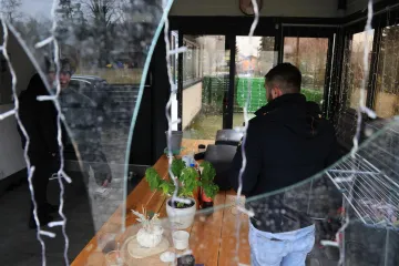 Ovo je kuća u Sesvetama na koju je bačena eksplozivna naprava dok je cijela obitelj bila unutra