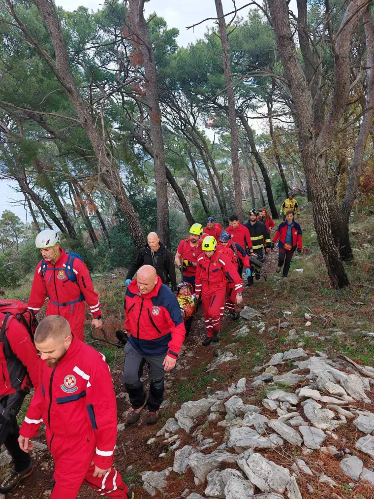 Drama na Marjanu sa sretnim zavr&scaron;etkom: Gotovo 100 ljudi tražilo mu&scaron;karca (85), pronađen je živ
