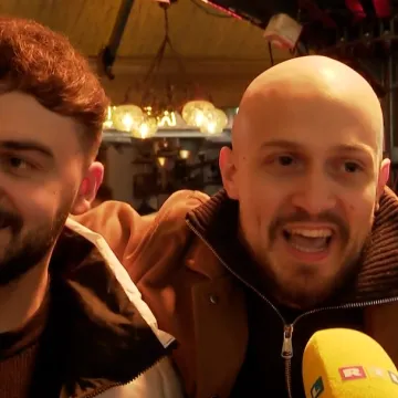 Ki&scaron;a pokvarila fe&scaron;tu na zagrebačkoj &scaron;pici? 'Kad je dobro dru&scaron;tvo nije važno ni da sjekire padaju'