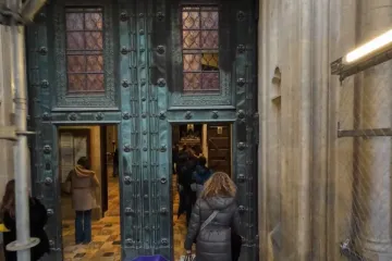 Zagrebačka katedrala otvorila vrata nakon pet godina: 'Ovo je prvi put da sam u&scaron;ao unutra'