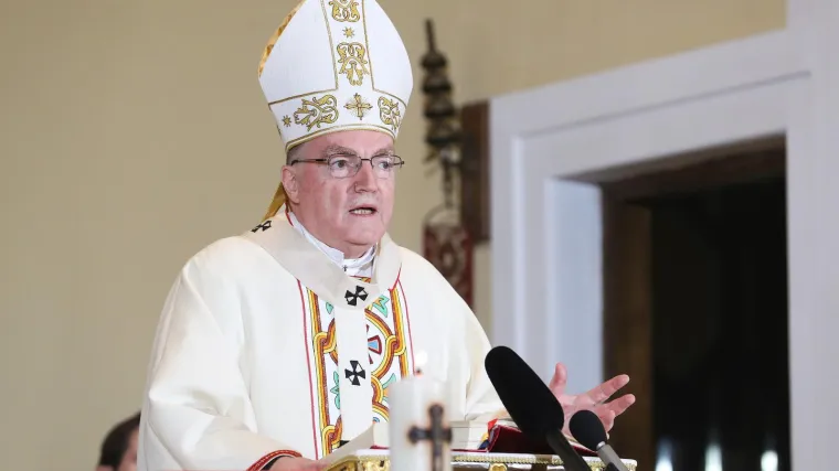 Kardinal Bozanić na Badnjak: 'Bog je postao dijete kako bi bio blizu čovjeku'