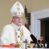 Kardinal Bozanić na Badnjak: 'Bog je postao dijete kako bi bio blizu čovjeku'