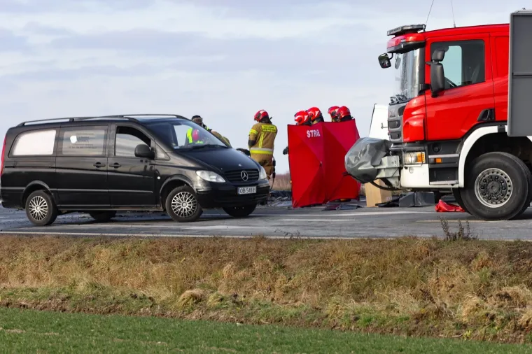 Frontalni sudar uzeo &scaron;est života: Jedan auto se zapalio, prizori su užasni