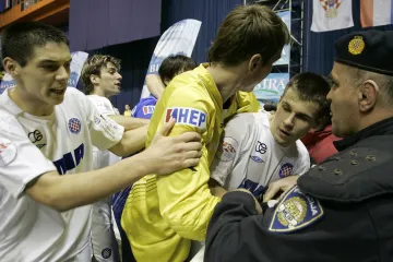 Ovo je najveća tuča igrača Dinama i Hajduka! Blagdansko vrijeme nosi i tamne strane rivalstva