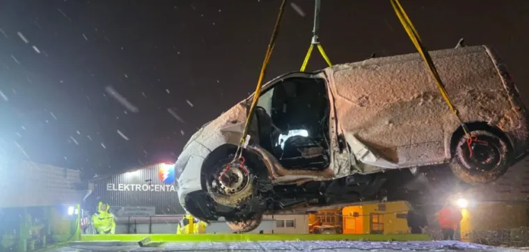 Stra&scaron;ni prizori: Prebrzo vozio, pa udario u stup, sletio niz strminu i poginuo