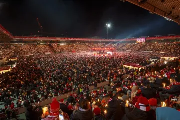 Skoro 30 tisuća ljudi do&scaron;lo na stadion uoči Božića, sada svi pričaju o onome &scaron;to su radili
