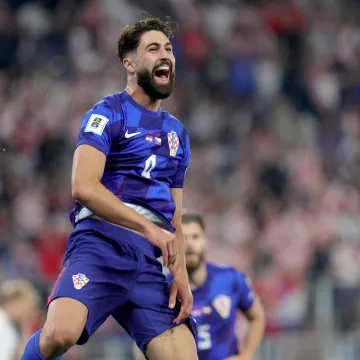 Gvardiol je Badnjak na &scaron;pici proveo u dru&scaron;tvu tajanstvene zgodne plavu&scaron;e