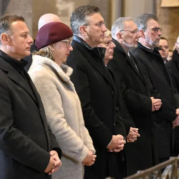 Manje podjela i nada u bolje sutra: &Scaron;to su vam političari poželjeli za Božić?