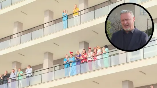 Božićnom pjesmom iznenadili pacijente KBC-a Split, pojavio se i Thompson: Pogledajte &scaron;to je zapjevao