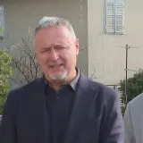 Božićnom pjesmom iznenadili pacijente KBC-a Split, pojavio se i Thompson: Pogledajte &scaron;to je zapjevao