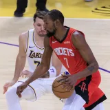 Rocketsi ukrali Božić Dončiću i LeBronu, Knicksi u dramatičnoj utakmici pobijedili Cavse