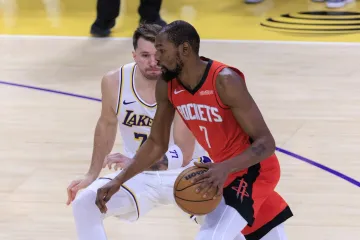 Rocketsi ukrali Božić Dončiću i LeBronu, Knicksi u dramatičnoj utakmici pobijedili Cavse