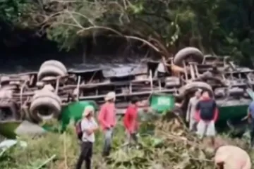 Najmanje 10 mrtvih, među kojima i dijete u stra&scaron;noj autobusnoj nesreći