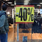 Hrvati bez pardona o sezonskim sniženjima: 'Neka snize cijene hrane, krpica imamo previ&scaron;e'