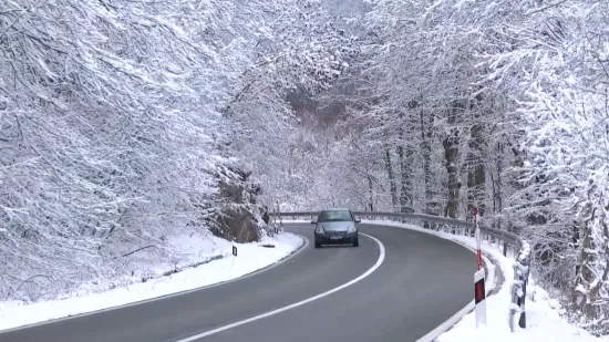 U Lici spremni za novi snijeg, cestari: 'Svi ga i&scaron;čekujemo, čak i mi koji s njim imamo posla i problema'