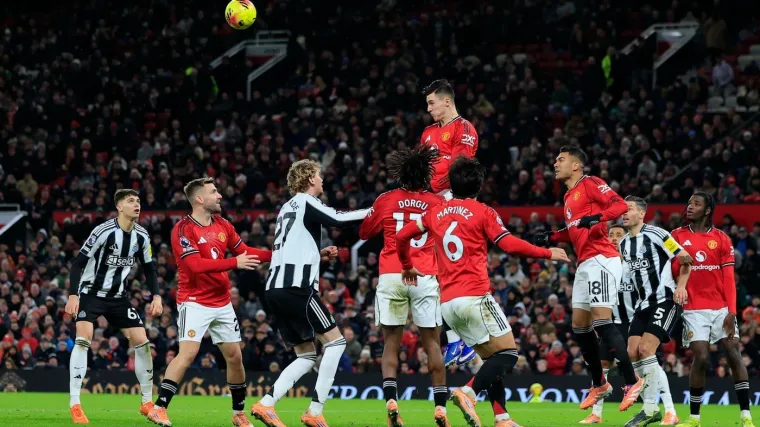 United izdržao pritisak i upisao važna tri boda na Old Traffordu