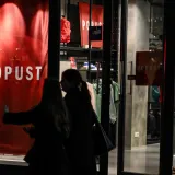 Kreće novi krug sniženja: Stručnjak otkrio koja je magična brojka za popust