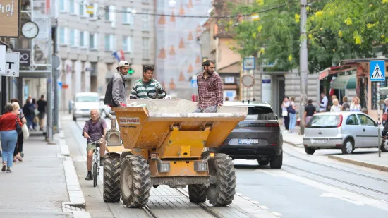 Tko će raditi? Svi očajnički traže radnike, a raste neprijateljstvo prema migrantima