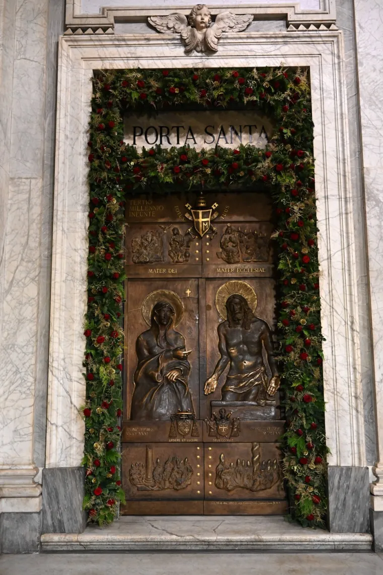 Zatvaraju se Sveta vrata Vatikana: Evo koliko je ljudi tražilo oprost grijeha