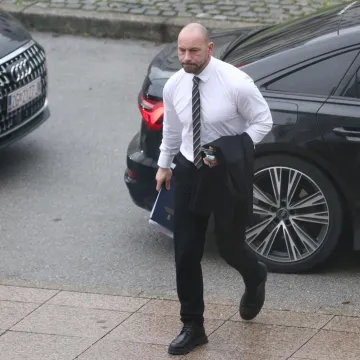 Ministar Damir Habijan opet gol do pasa: Objavio niz fotografija isklesanog tijela