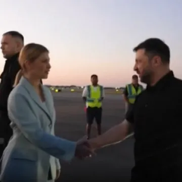 Svijet čeka odgovore: Putin i Trump pregovarali dok je Zelenski putovao prema Floridi