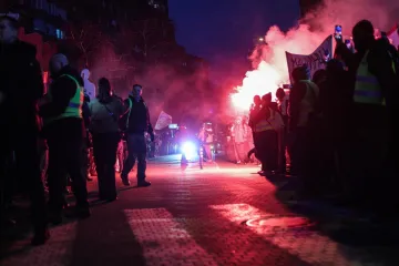 Masovna tuča u Srbiji: Borac ležao na podu, publika upala u ring koji je izgledao kao boji&scaron;te