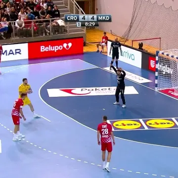 Briljantne obrane, gol koji je rije&scaron;io utakmicu, dva crvena: Ovo su ključni trenuci pobjede Hrvatske