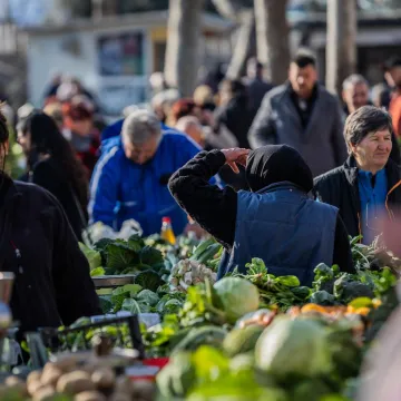 Med iz Kine, rajčica u smeću - evo tko stvarno zarađuje na na&scaron;oj hrani: 'Ma muljaju!'