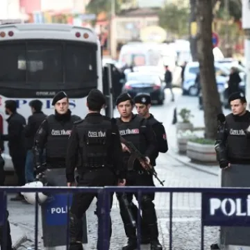 Sedam policajaca ranjeno: Je li incident povezan s uhićenjem 115 članova Islamske države?