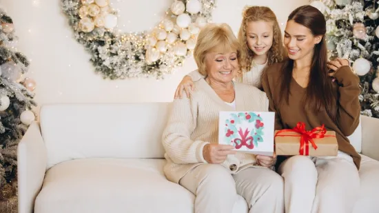 Dobra novogodi&scaron;nja čestitka ima posebnu moć: Pripremili smo popis 75 najljep&scaron;ih, upotrijebite ih