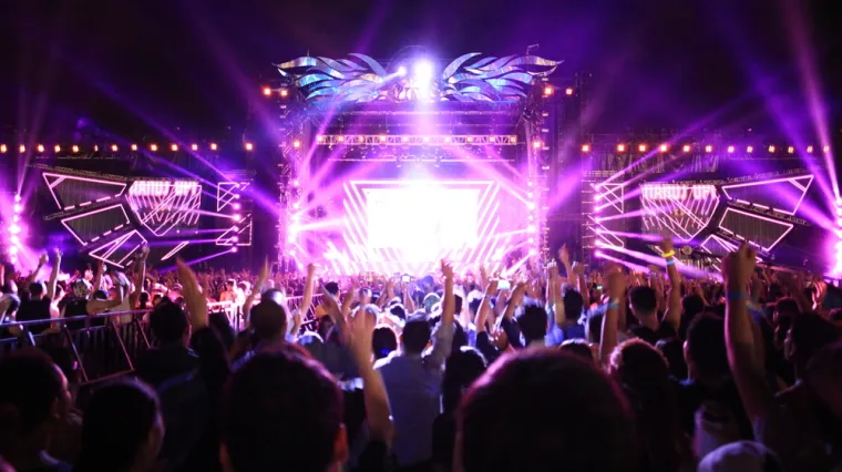 [KVIZ] Koliko dobro poznajete hitove koji su obilježili 2025. godinu?