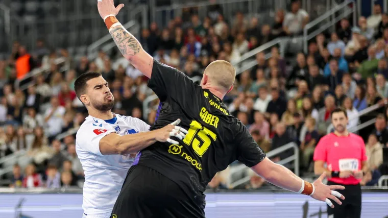 Veliki udarac za reprezentaciju: Igrač koji je nokautirao na&scaron;eg vratara obznanio užasne vijesti