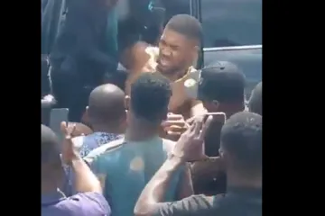 Horor u Nigeriji: Joshua ozlijeđen u prometnoj nesreći, poginule osobe iz njegova automobila