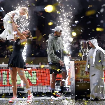 'Bitka spolova' u Dubaiju zavr&scaron;ila u mu&scaron;kim rukama nakon dva seta