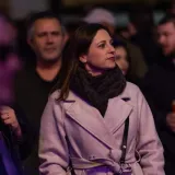 Kakva elegancija: Dok je Elemental zagrijavao Zadrane, dama u sivom plijenila pažnju iz publike